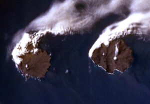 Image satellite du groupe oriental des îles Crozet.