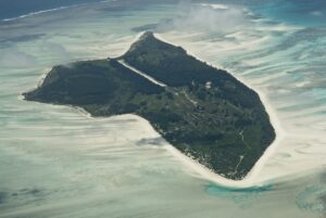 Vue aérienne de l'île Juan de Nova.