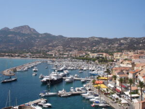 Le port de Calvi une commune de la région Corse.
