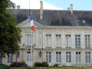 Siège de la préfecture du département du Cher à Bourges.