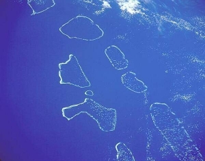 Atolls Ari, Malé, Felidhoo, Nilandhe, Mulaku et Kolhumadulu