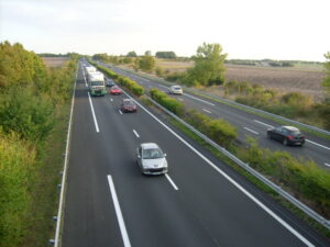 L'autoroute A10 à quelques kilomètres au sud de la rocade de Saintes.