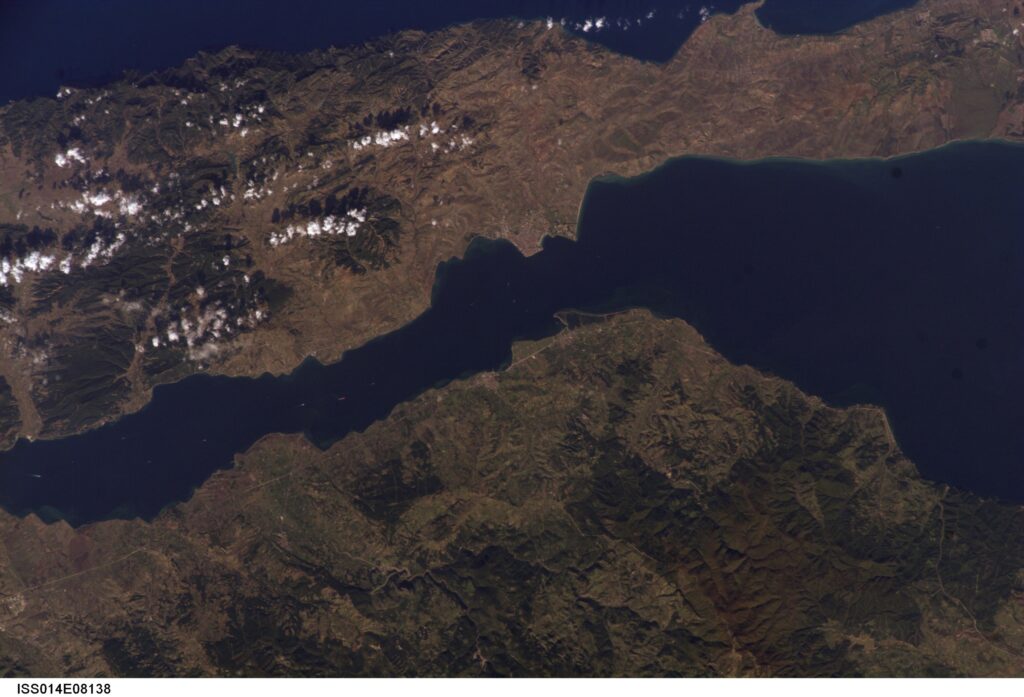 La ville de Gelibolu entre la mer de Marmara et le détroit des Dardanelles