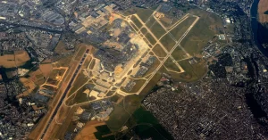 Vue du ciel de l’aéroport de Paris-Orly