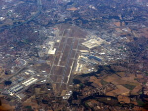 Vue aérienne de l'aéroport de Toulouse-Blagnac.
