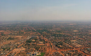 Métropolisation par le haut : l'expansion rapide de Ouagadougou.