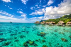 Tahiti dans les îles de la Société est la plus grande île de la Polynésie française.