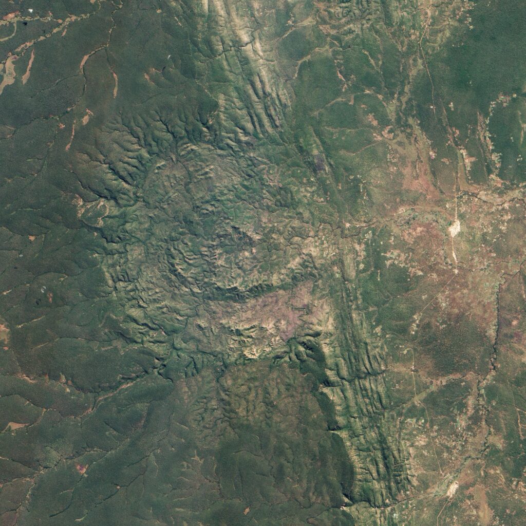 Le cratère de la Luizi dans le Sud-Est de la République démocratique du Congo