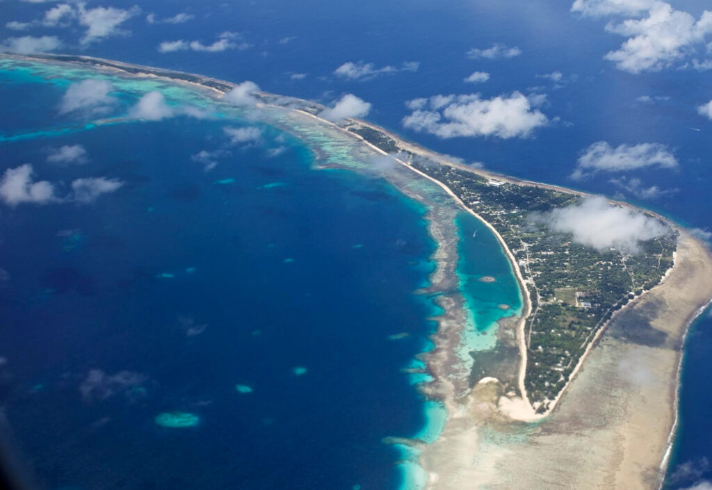 Vue aérienne de l'île Laura, ouest de l'atoll de Majuro