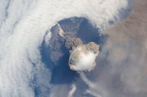 Image satellite du volcan Sarychev sur l’île de Matoua