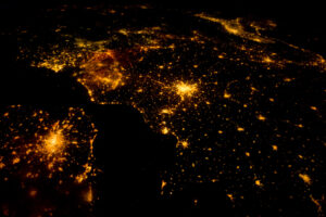 Villes du nord-ouest de l’Europe vues de nuit depuis l’espace