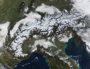 Image satellite des Alpes au sud de l’Europe
