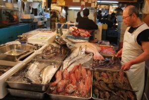 Le marché aux poissons de Tsukiji.