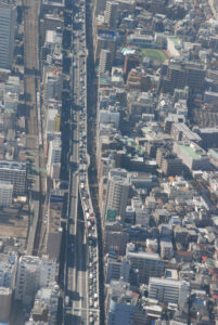 Route 4 et route nationale 20 dans le quartier de Shibuya, Tokyo.