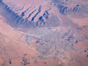 Photographie aérienne de Guelmim, ville du sud du Maroc.
