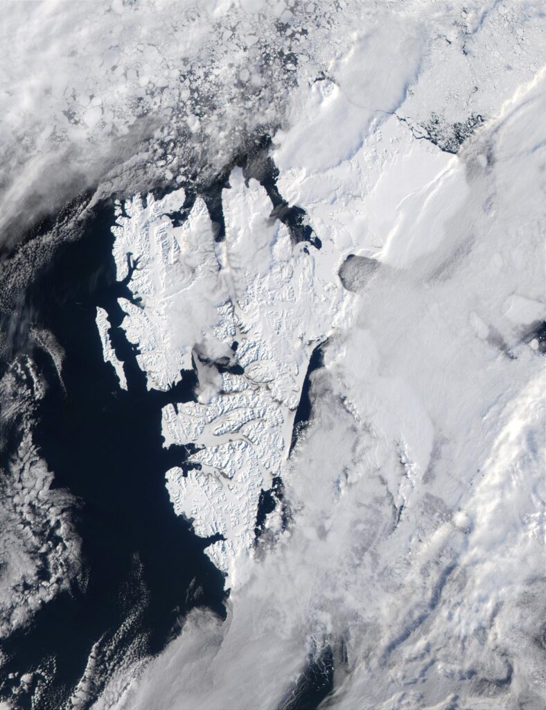 Image satellite de l'archipel du Svalbard