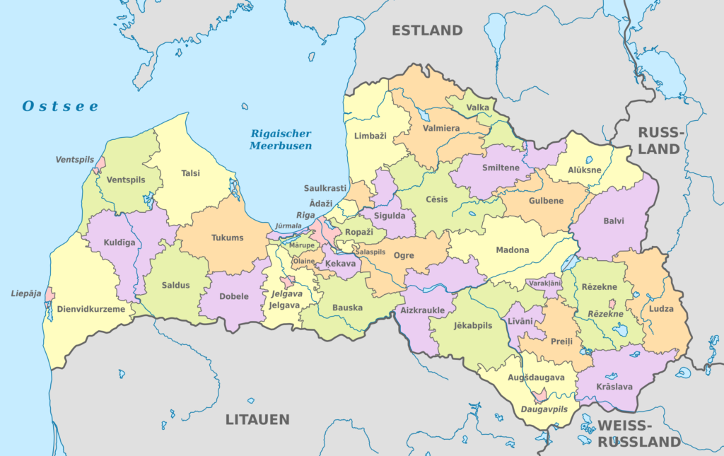 Carte des municipalités et villes d'État de la Lettonie au 1er juillet 2021.