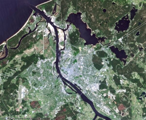 Riga, Lettonie vue de l’espace à 30 ans d’intervalle
