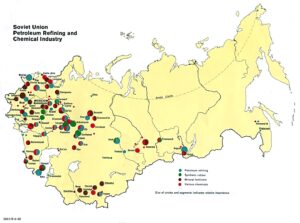 Raffinage du pétrole et industrie chimique de l'Union soviétique 1982.