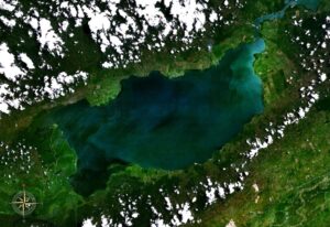 Le lac Izabal vu de l'espace.