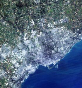Image satellite de la région du Grand Toronto, vers le milieu des années 1980