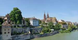 Cathédrale de Bâle sur les rives du Rhin