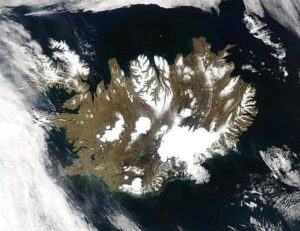 Les températures estivales font fondre la glace de l’Islande