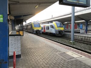 AM Desiro de la Société Nationale des Chemins de fer Belges en gare de Charleroi sud.
