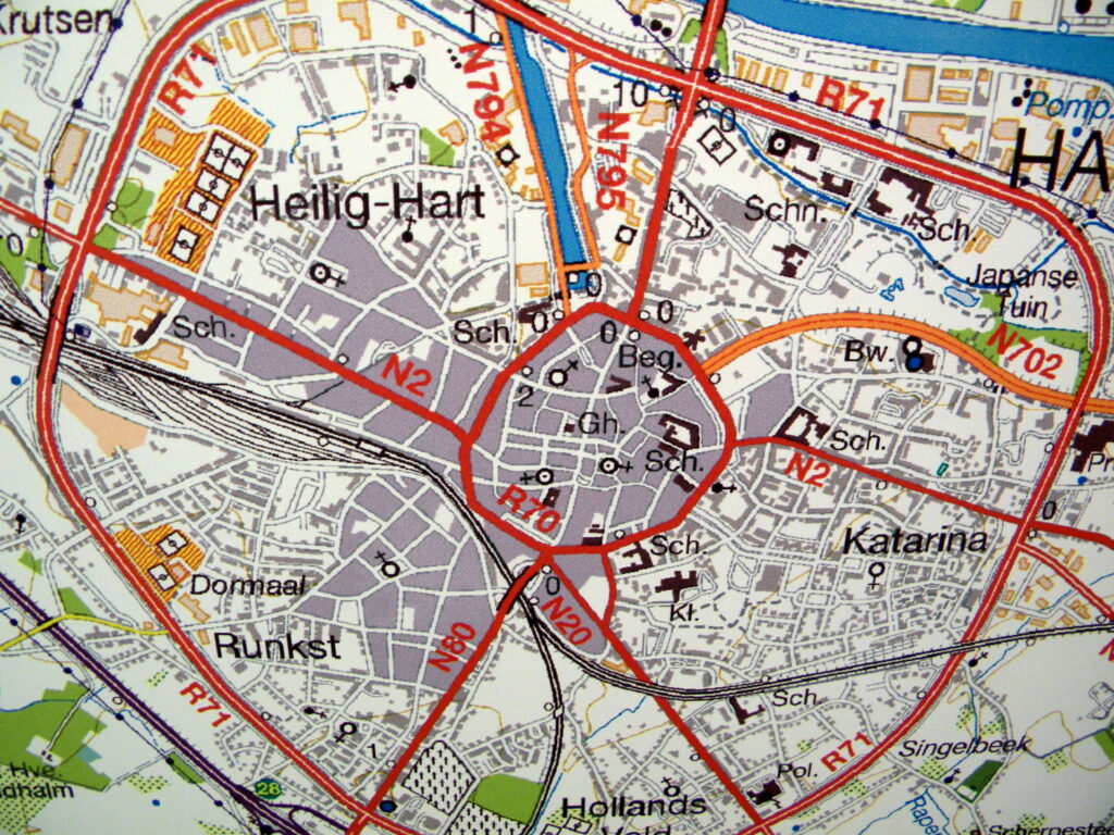 Plan de la vieille ville de Hasselt entourée de 2 périphériques