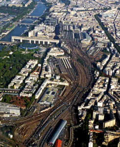 Vue aérienne de la gare de Lyon à Paris.