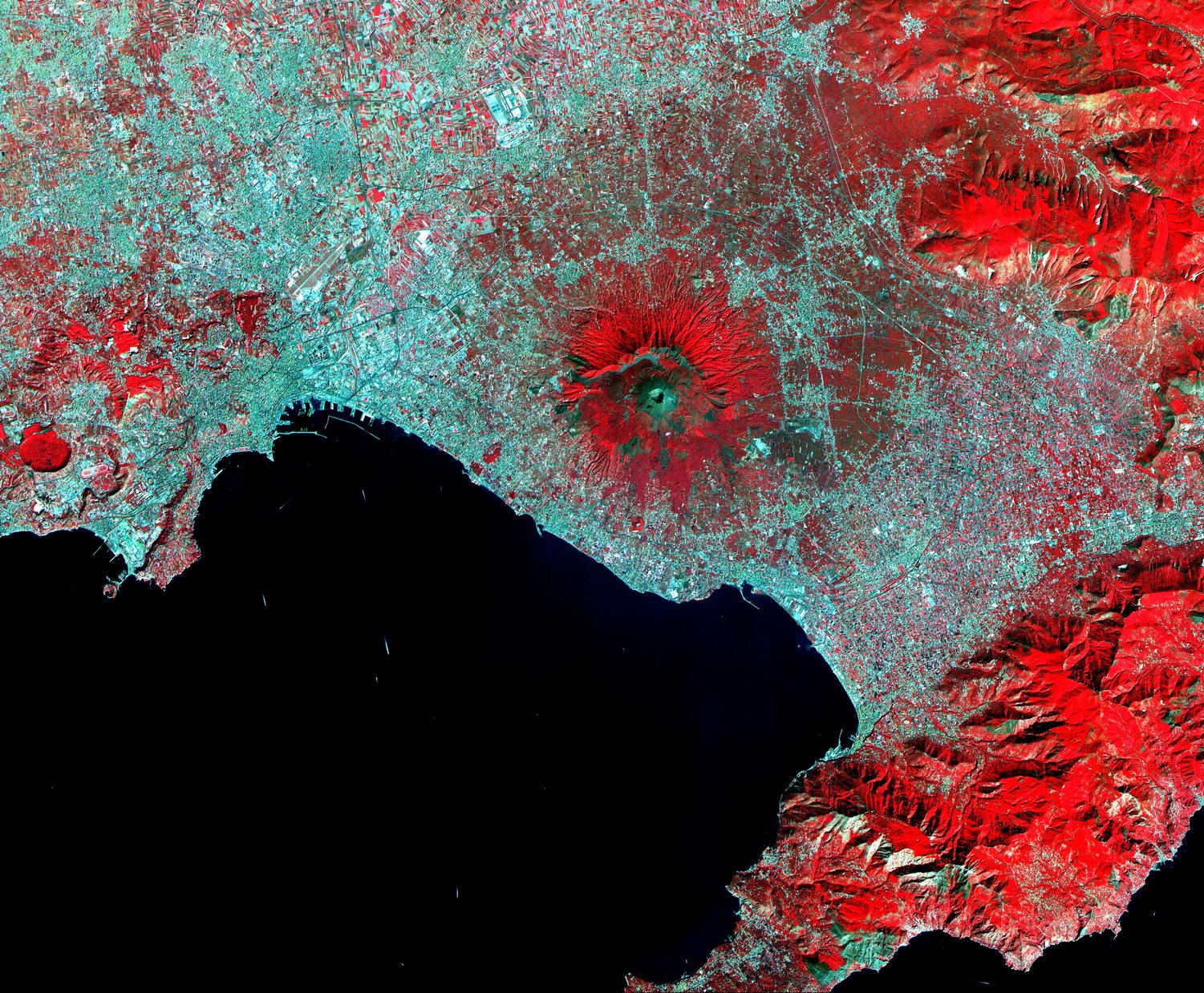 Вулкан Везувий снимки из космоса