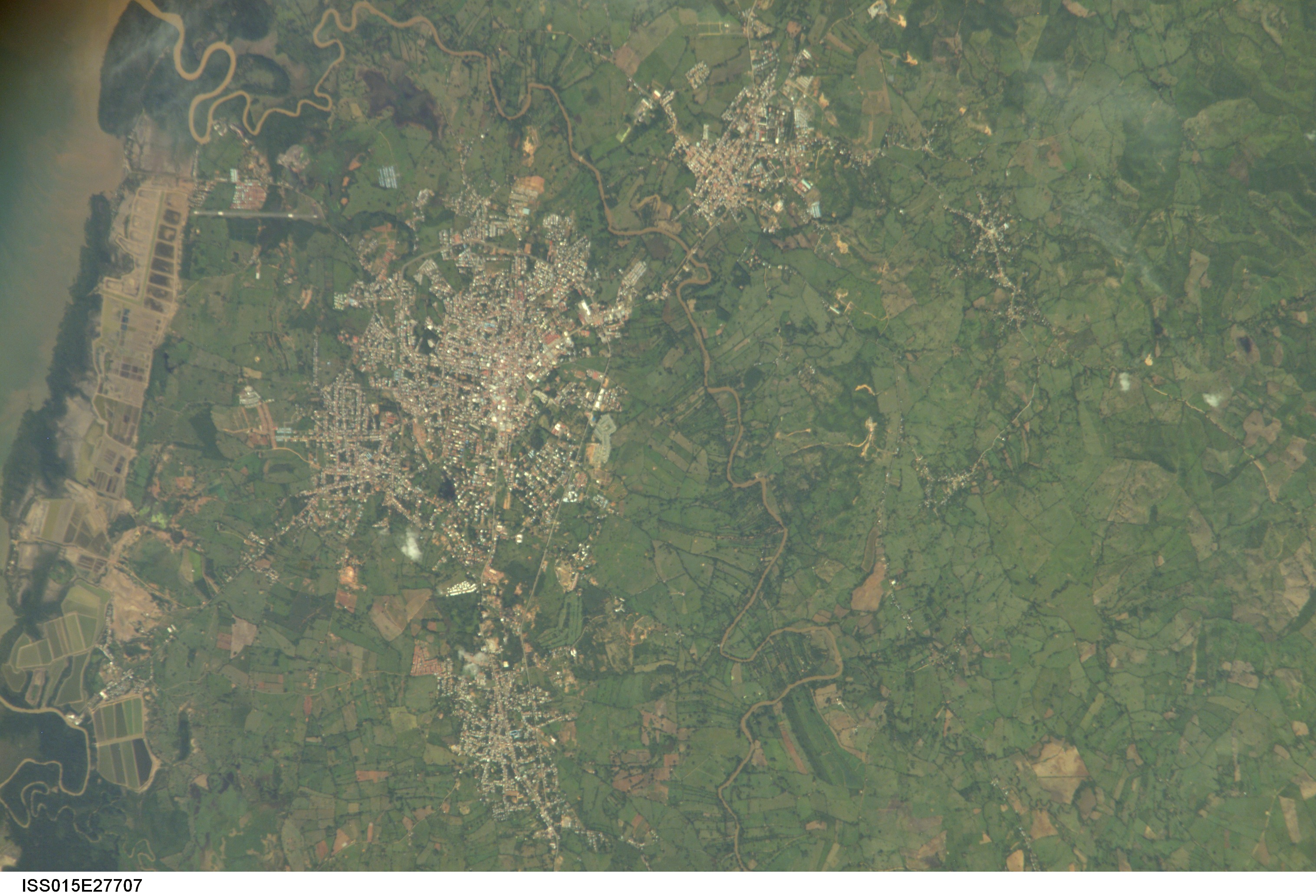 The cities of Chitré and La Villa de Los Santos - Full size | Gifex