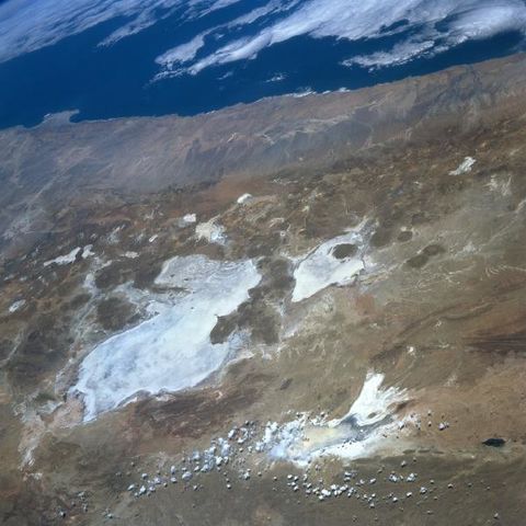 Imagen satelital del Lago Poopo y del Salar de Uyuni