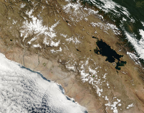 Snow across Peru summits