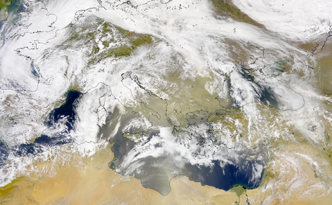 Dust Over Italy and Balkans