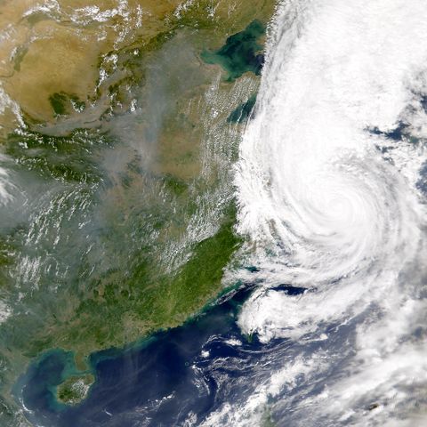 Tifón Saomai y contaminación en China