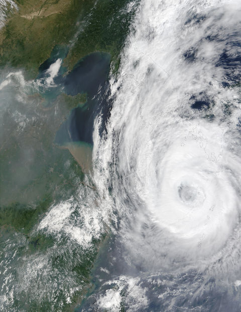 Typhoon Rusa (21W) south of Korea