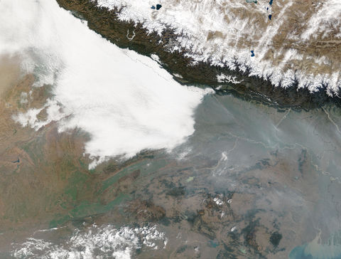 Haze and smog in Northern India 2003