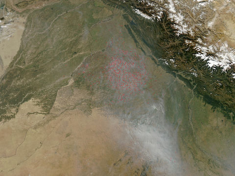 Incendios y humo en el noroeste de India 2003