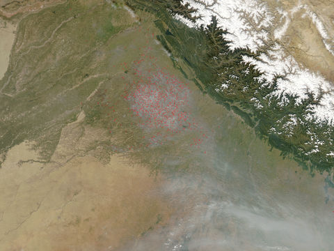 Intense agricultural fires and smoke in Northwest India 2004