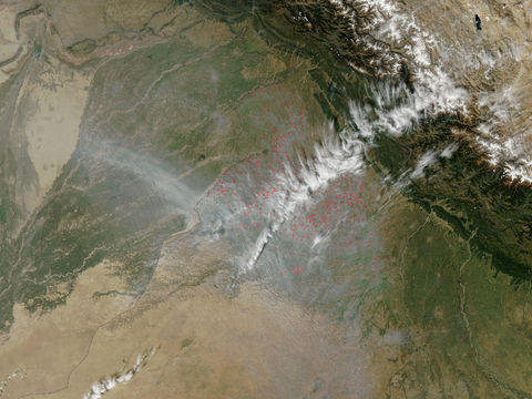 Incendios y humo en el noroeste de India 2003