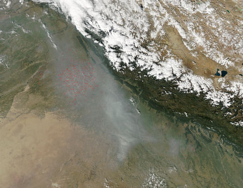 Incendios cerca del río Indo 2002