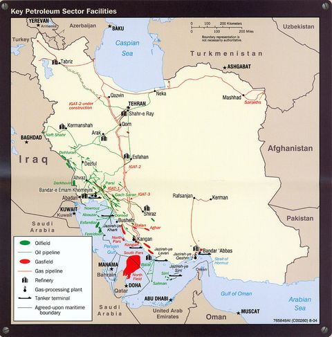 Instalaciones Clave del Sector del Petrolero en Irán 2004