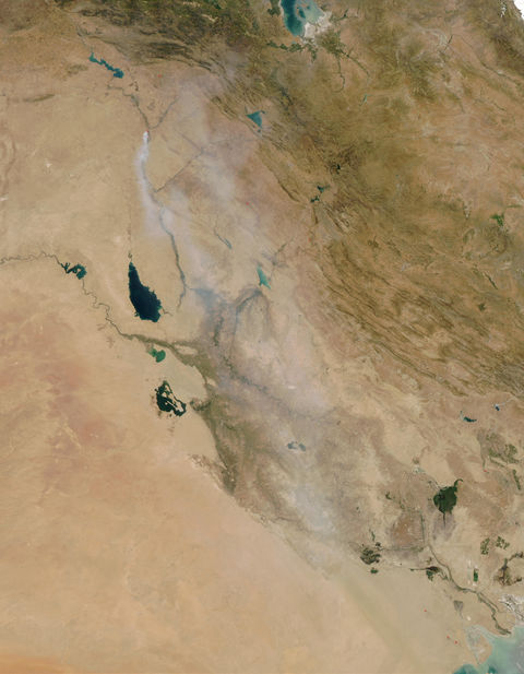 Toxic sulfur smoke across Iraq