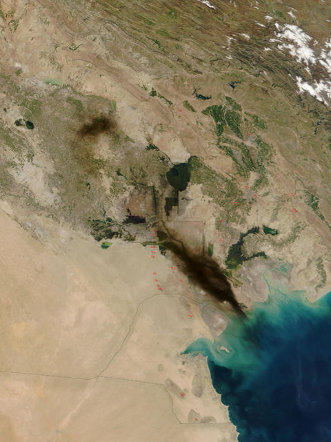 Humo de petróleo en Iraq meridional (seguimiento satelital de la mañana)