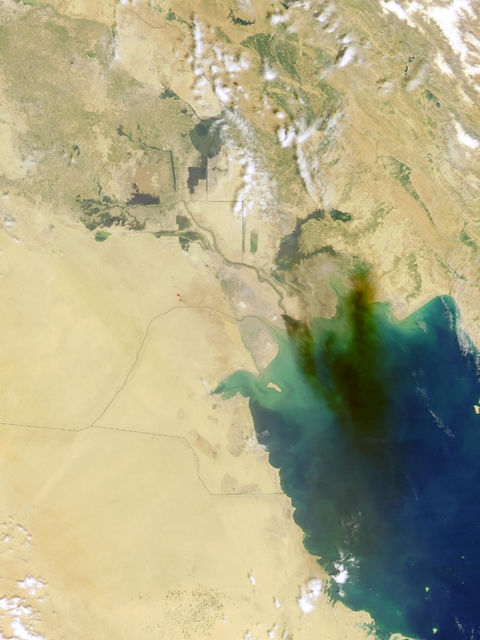 Smoke from pipeline fire in Southern Iraq (afternoon overpass)