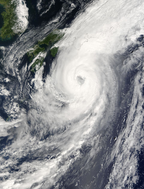 Typhoon Choi-Wan approaching Japan