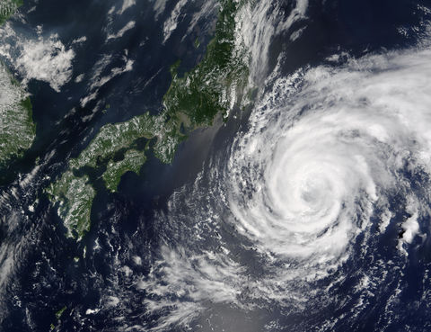 Typhoon Namtheun (13W) south of Japan