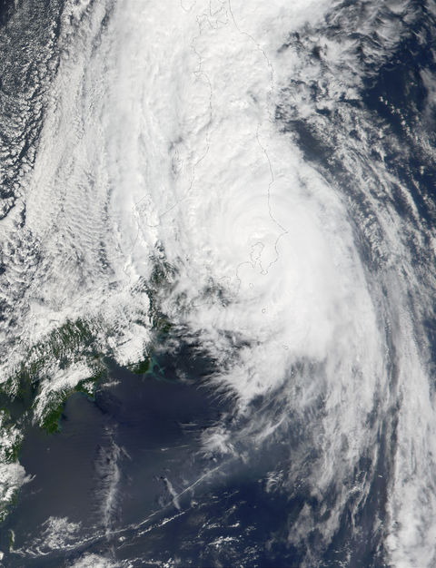 Typhoon Danas (19W) reaching the coast of Japan