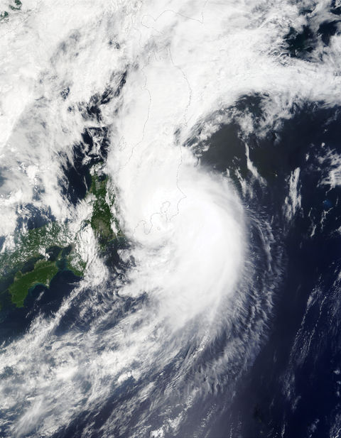 Tifón Halong de (10W) cerca de Japón